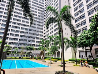 Charm's City Escape at Grace Residences