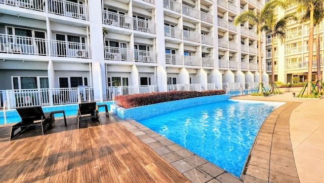 ブリーズ レジデンシズ コンドス