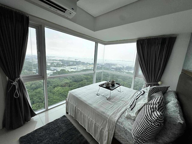 ブリーズ レジデンシズ コンドス