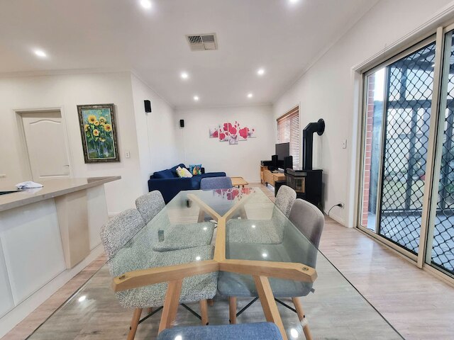 モダン ファミリー ホーム イン ニューポート