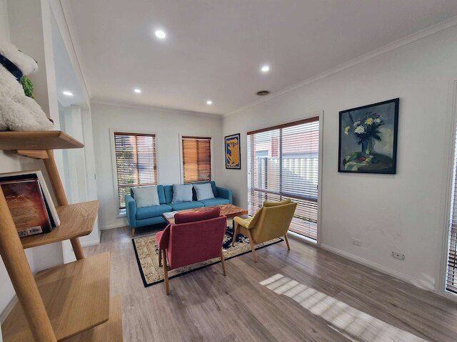 モダン ファミリー ホーム イン ニューポート