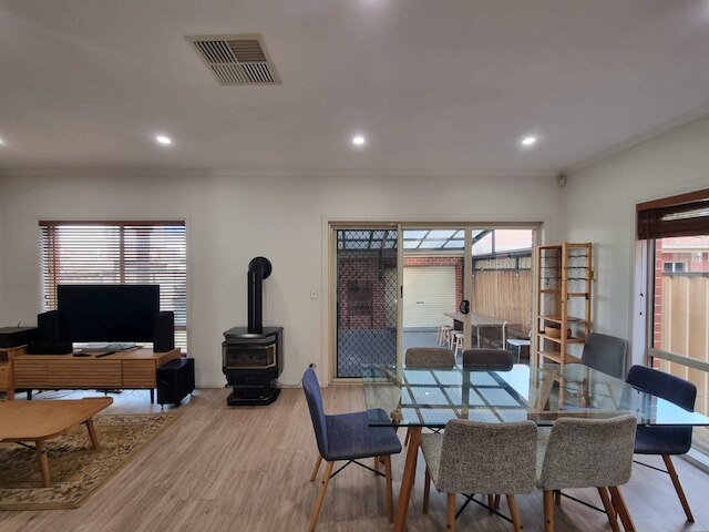 モダン ファミリー ホーム イン ニューポート