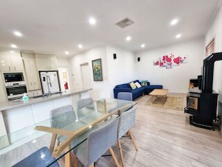 モダン ファミリー ホーム イン ニューポート