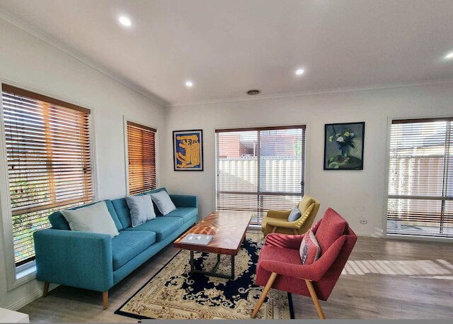 モダン ファミリー ホーム イン ニューポート