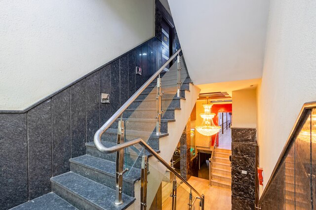 ホテル ダウンタウン - イースト オブ カイラシュ