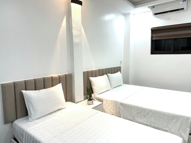 The Queen Hotel & Spa 2