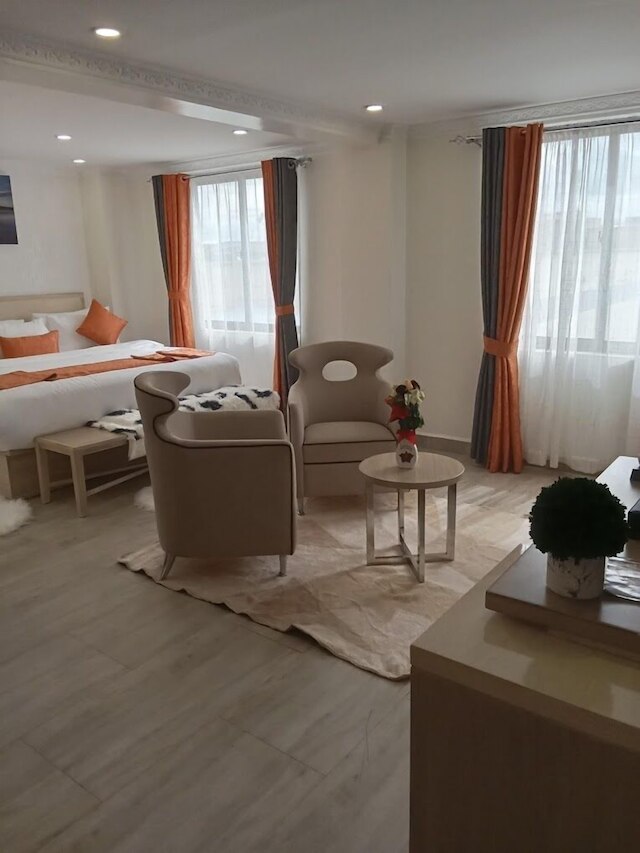 ザ グランド エンパイア ホテル