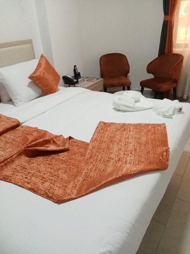 ザ グランド エンパイア ホテル