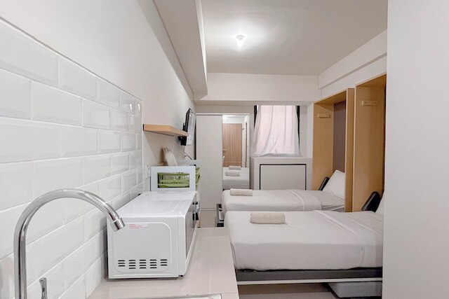 ホワイト スタイル スタジオ (ノー キッチン) アパートメント バンダラヤ - タラサ シティ マカッサル