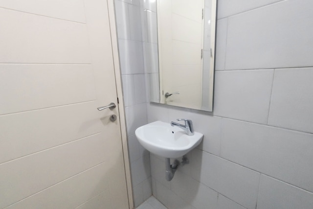 スタジオ ニア モール (ノー キッチン) アット ベンソン スーパーモール マンション アパートメント