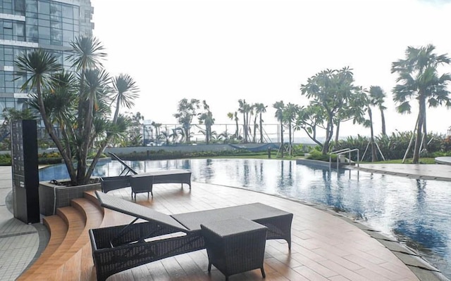 スタジオ ニア モール (ノー キッチン) アット ベンソン スーパーモール マンション アパートメント