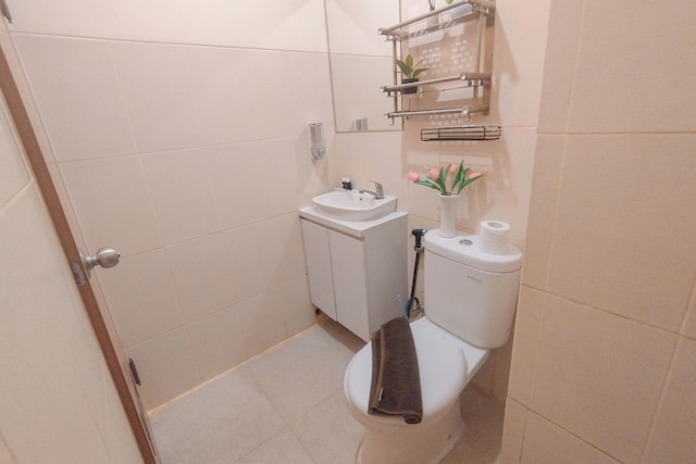 モダン ルック スタジオ ニア アイピーエイチ スクール アット バレ ヒンギル アパートメント