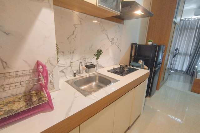 モダン ルック スタジオ ニア アイピーエイチ スクール アット バレ ヒンギル アパートメント