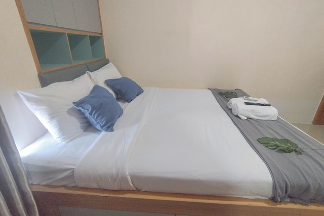 モダン ルック スタジオ ニア アイピーエイチ スクール アット バレ ヒンギル アパートメント