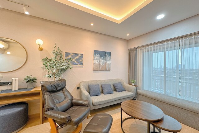 モダン ルック ウィズ ウッデン アクセント 3ベッドルーム アット コンドミニウム プンチャック マリーナ アパートメント