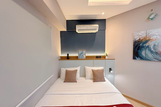 モダン ルック ウィズ ウッデン アクセント 3ベッドルーム アット コンドミニウム プンチャック マリーナ アパートメント