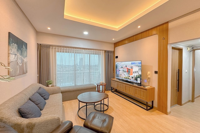 モダン ルック ウィズ ウッデン アクセント 3ベッドルーム アット コンドミニウム プンチャック マリーナ アパートメント