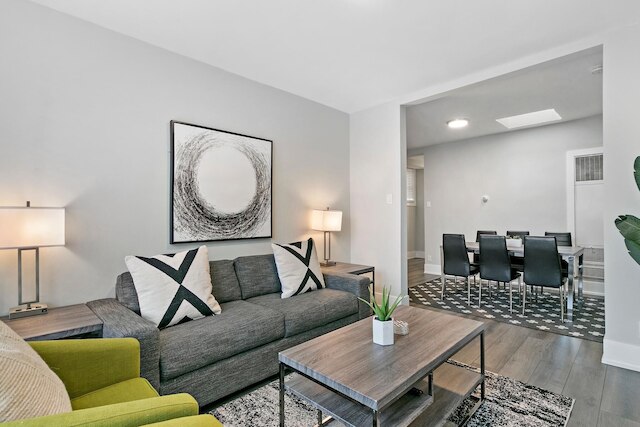 Comfortable 3BR Apt - Lincoln 03-3