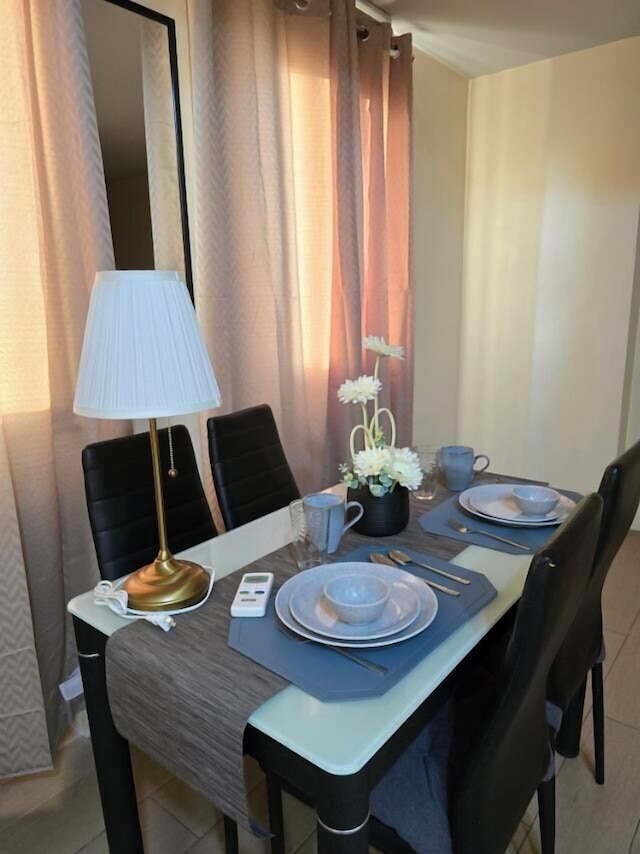 Super Cozy Apartment-Newport Boulevard