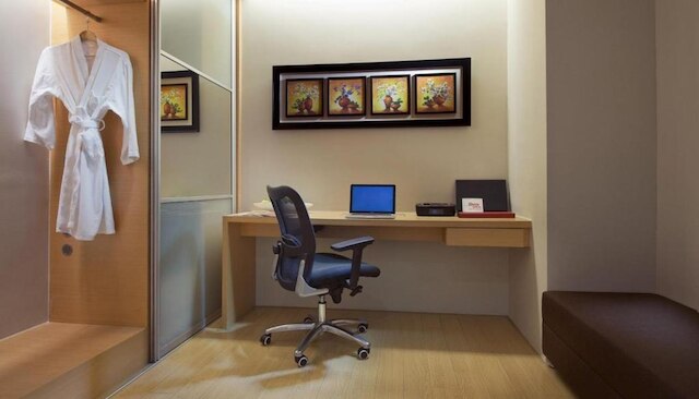 キャピタル O エンパイア ホテル スバン