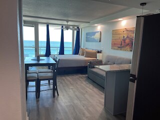 Georgian Inn Beach Club