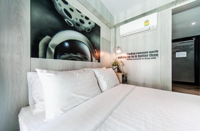 Sleep Walker Poshtel