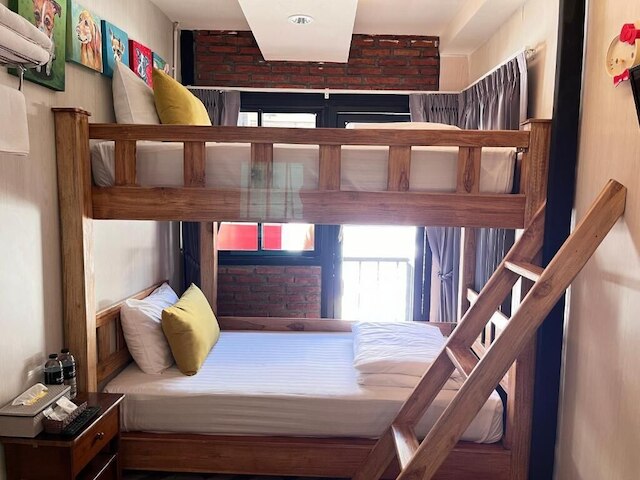 Sleep Walker Poshtel