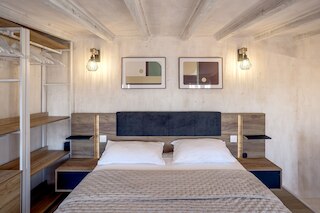 Bairro Alto Rooftop With Balcony AND View