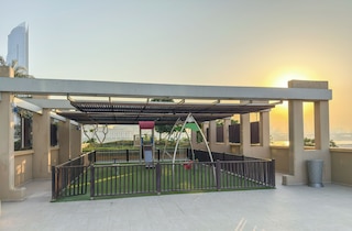 Creekside Haven 2BR Marsa Plaza DFC