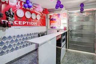 スタークス シグネチャー プラザ ニア カルカルドーマ メトロステーション