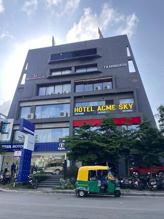 Hotel Acme Sky