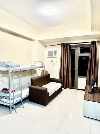 Levi & Moon Relax and Chill