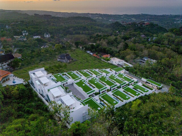 スカイ スター ウルワツ