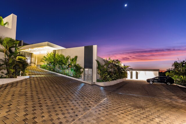 スカイ スター ウルワツ