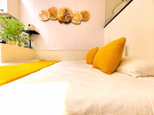 Shanghai Hills & Aromahome Shikumen