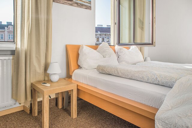 Cozy 2BR Apt Next to Millennium Tower