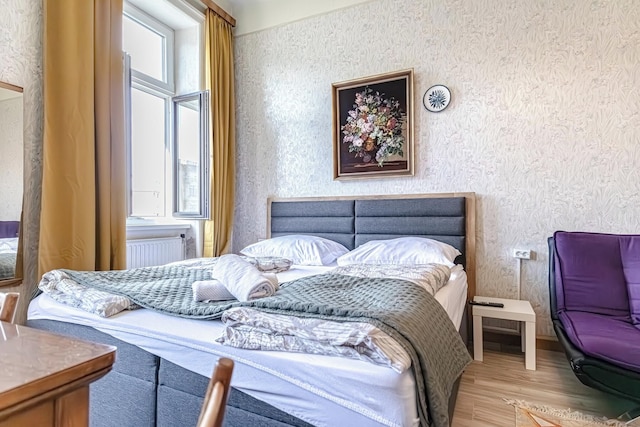 Stylish 2BR Apt Garden Modern Comforts