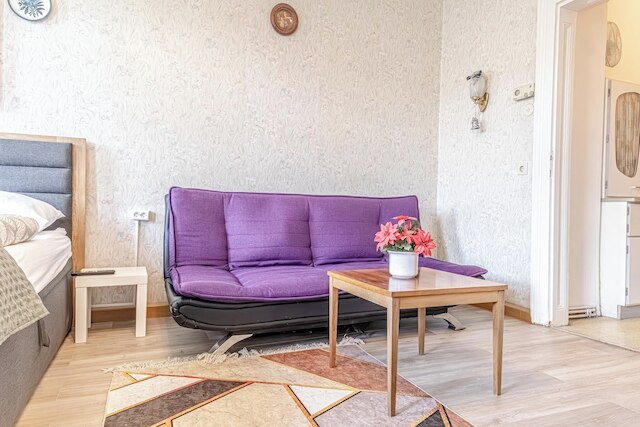 Stylish 2BR Apt Garden Modern Comforts