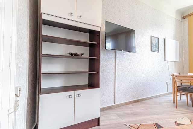 Stylish 2BR Apt Garden Modern Comforts