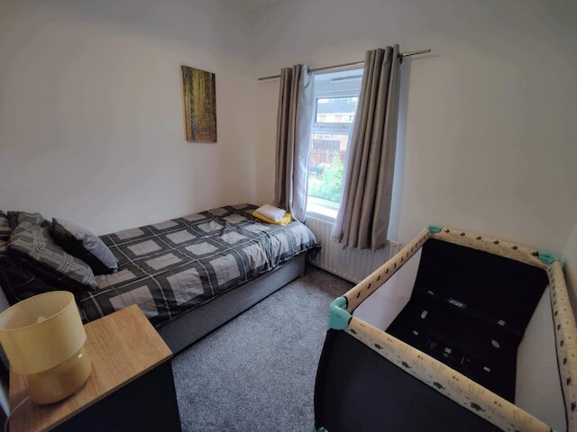 3 ベッド ハウス - スリープス 7 - ガーデン - パーキング - WiFi