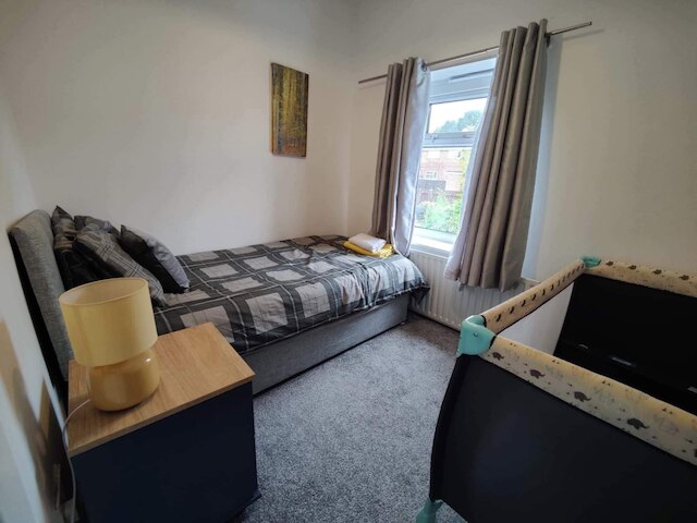 3 ベッド ハウス - スリープス 7 - ガーデン - パーキング - WiFi