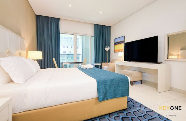 The Cosmopolitan Spacious Studio