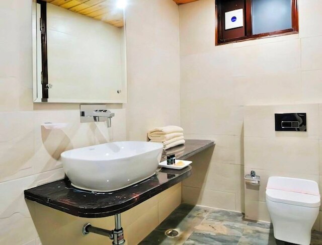 ホテル ラチナ ツーリスト ロッジ