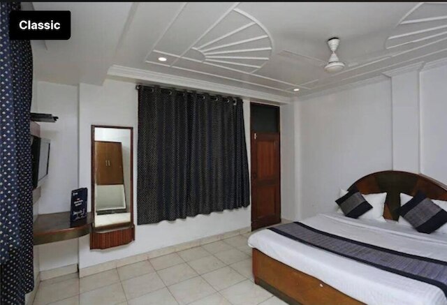 ホテル ラチナ ツーリスト ロッジ