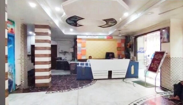 ホテル ラチナ ツーリスト ロッジ