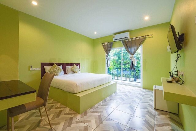 Sky hip resort jomtean pattaya