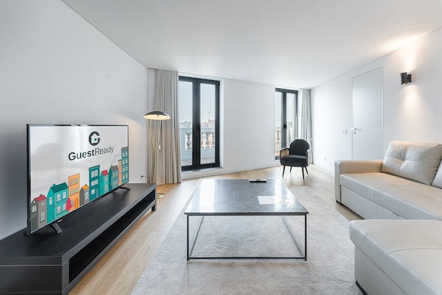 ゲストレディ - カサス デ モンピルヘル