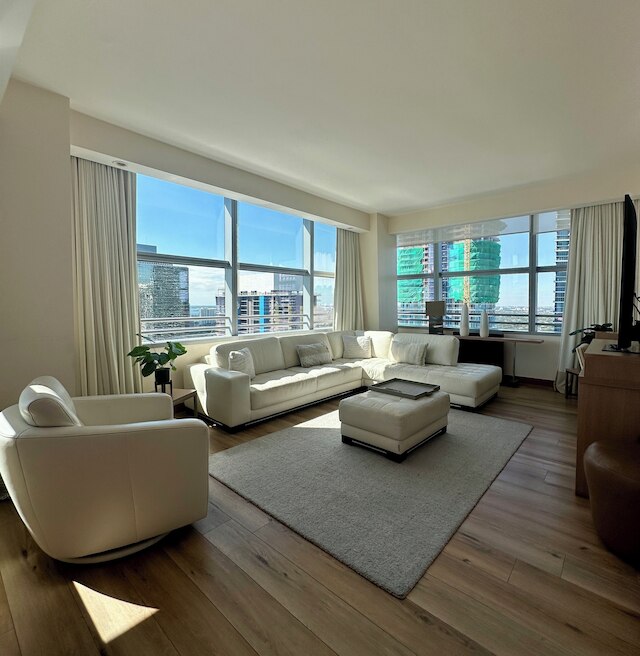 ブリッケル シービュー 2ベッドルーム フリーパーキング by パレルモ ホーム