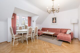 Lumina Apart for family in the Old Town