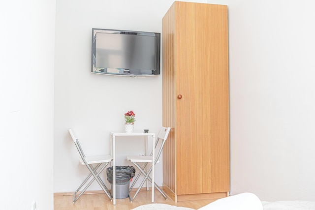 6BR Apt with Garden near Danube